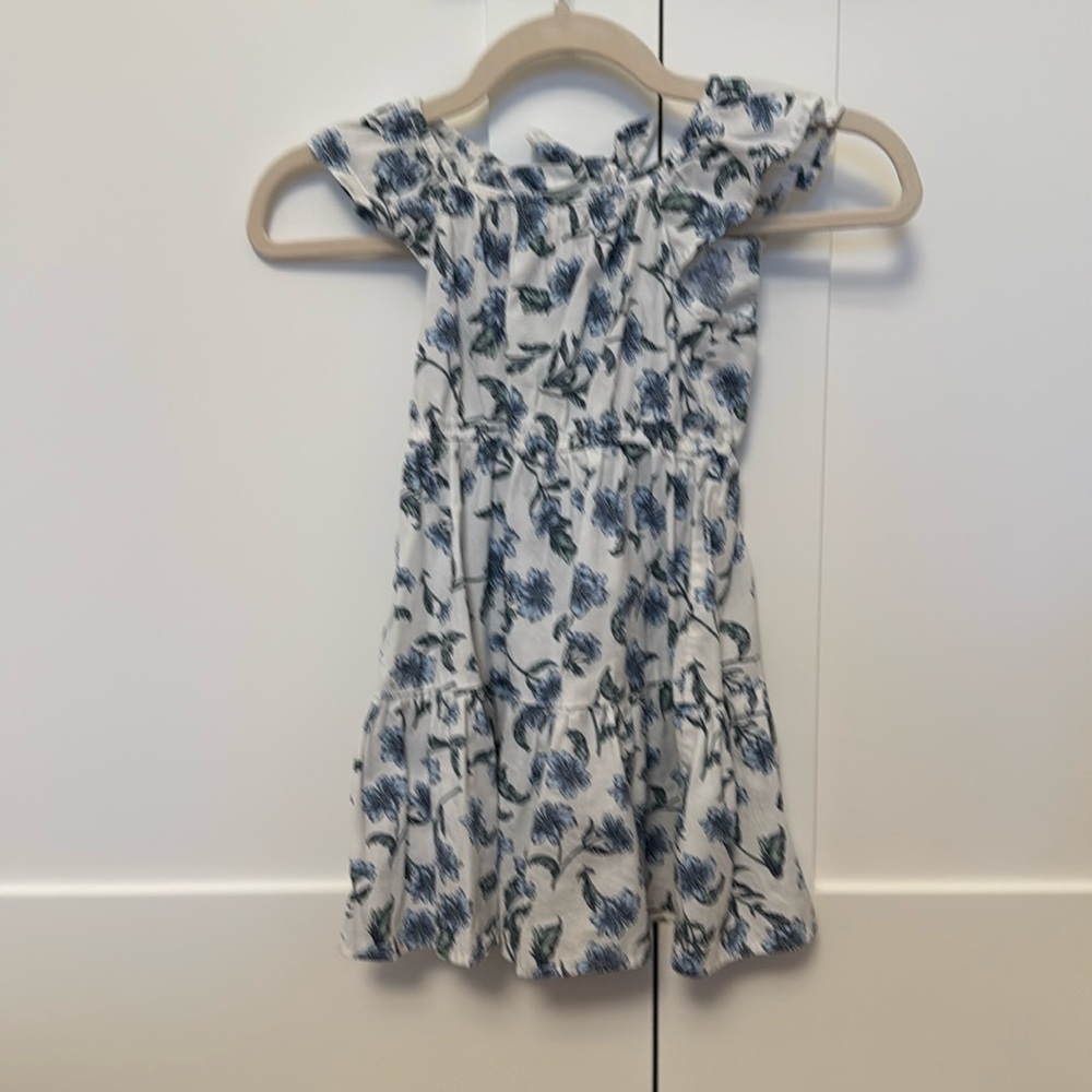 Crewcuts girls blue floral dress in great condition. Size 5T.